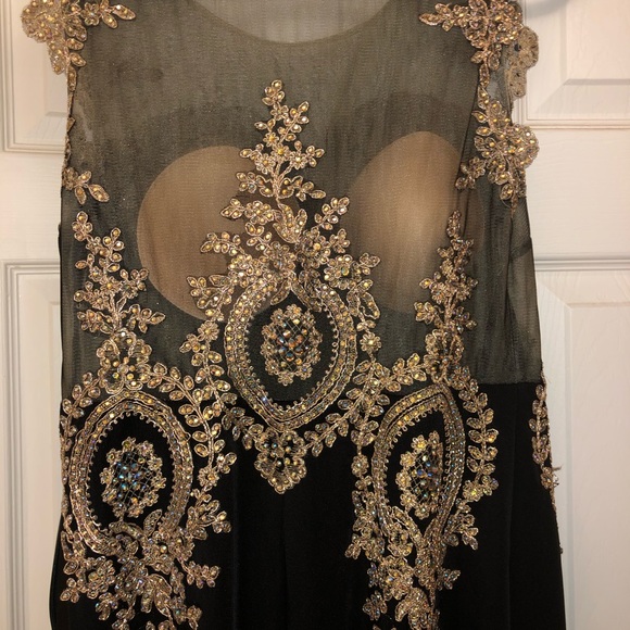 sleeveless black & gold beaded evening gown - Picture 8 of 8